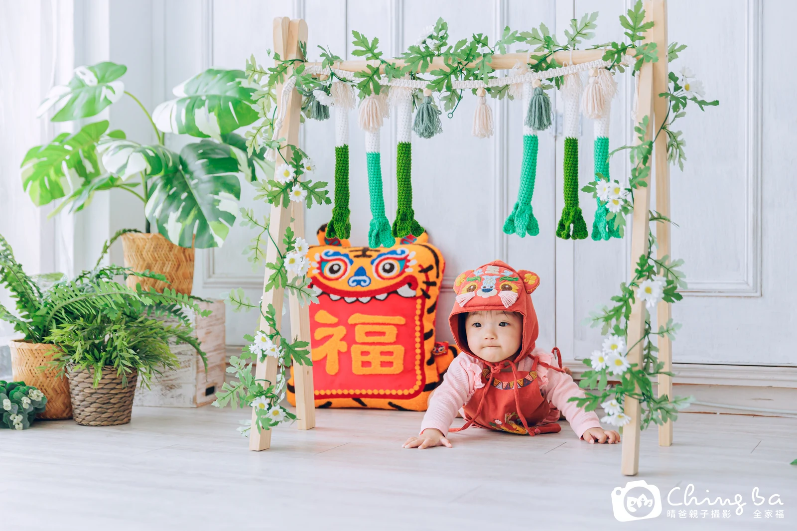 妤在台中拍小家庭抓周的珍貴一刻