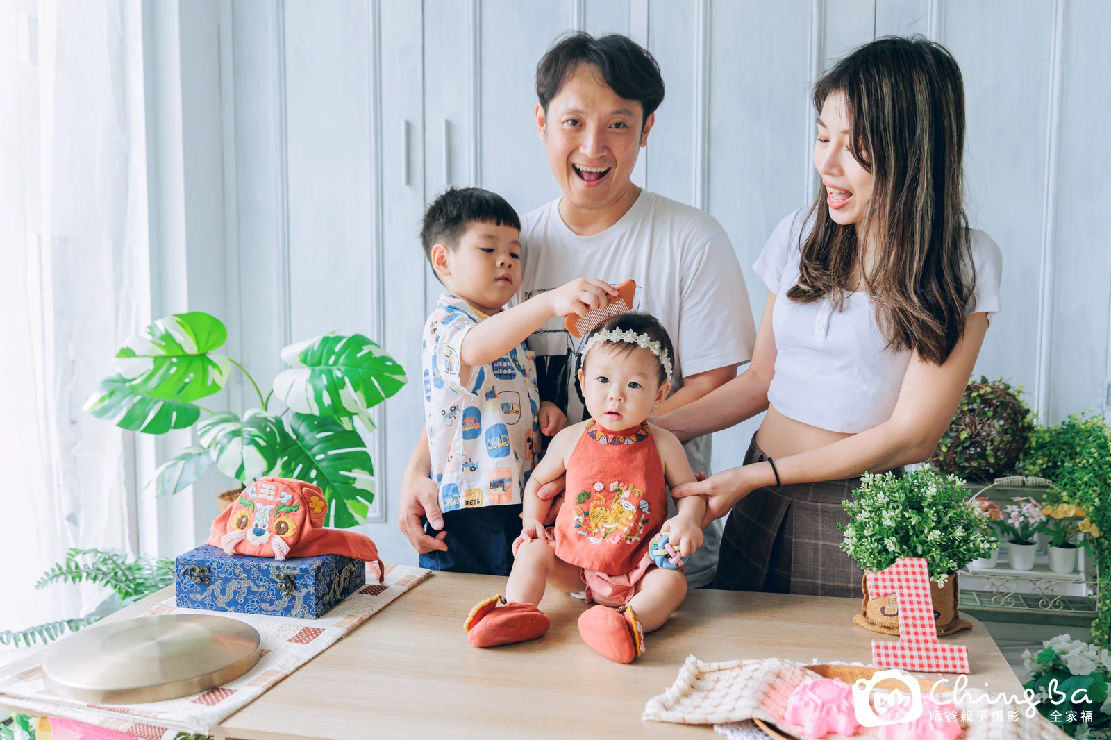 小家庭抓周拍作品|2025 年秋季|晴爸親子攝影