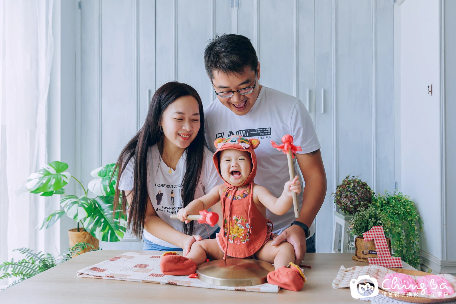 芝 1 歲寶貝 台中小家庭抓周紀念照｜晴爸親子攝影