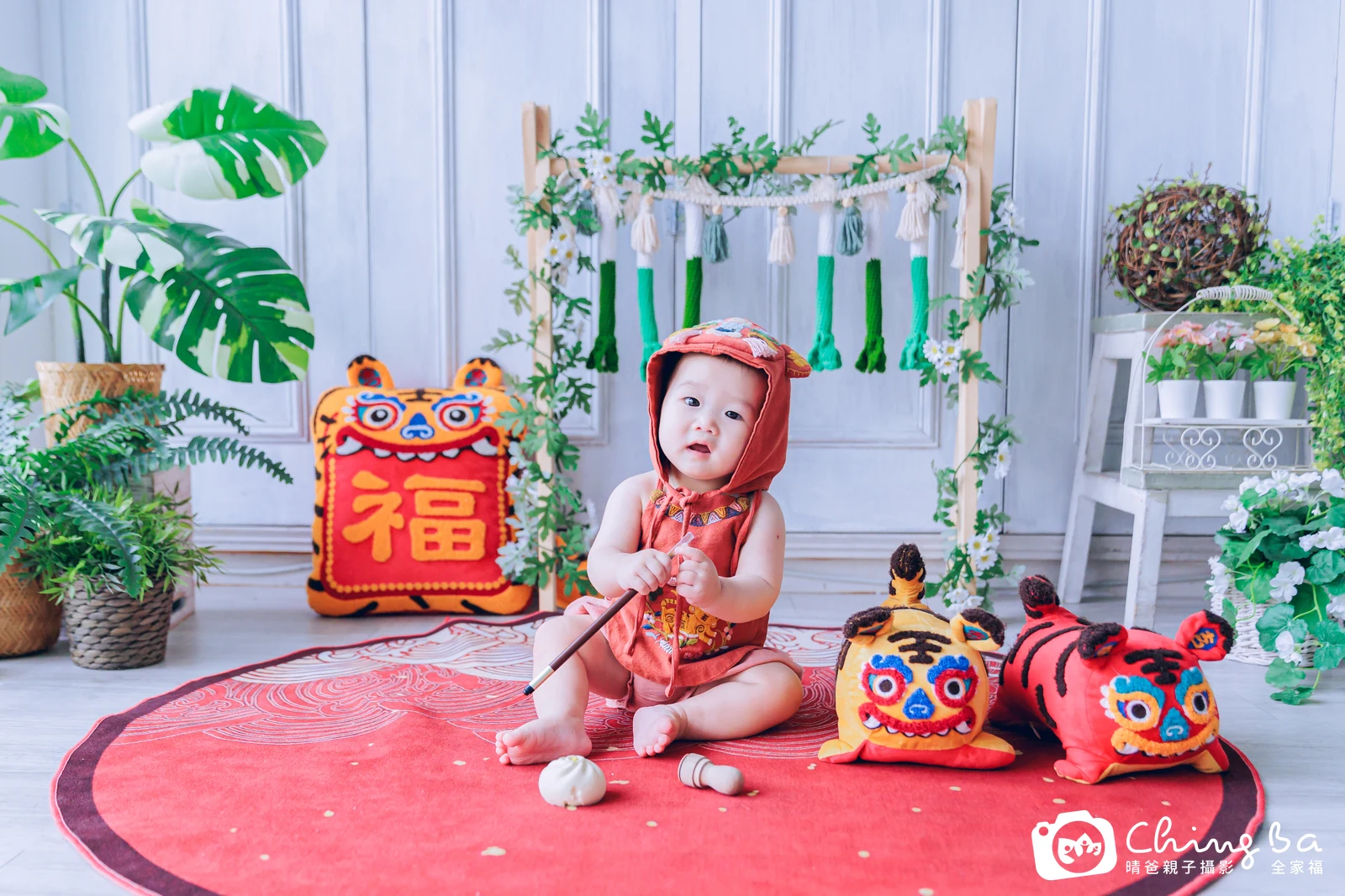 小菠蘿周歲抓周儀式的紀錄（2023 年春季）