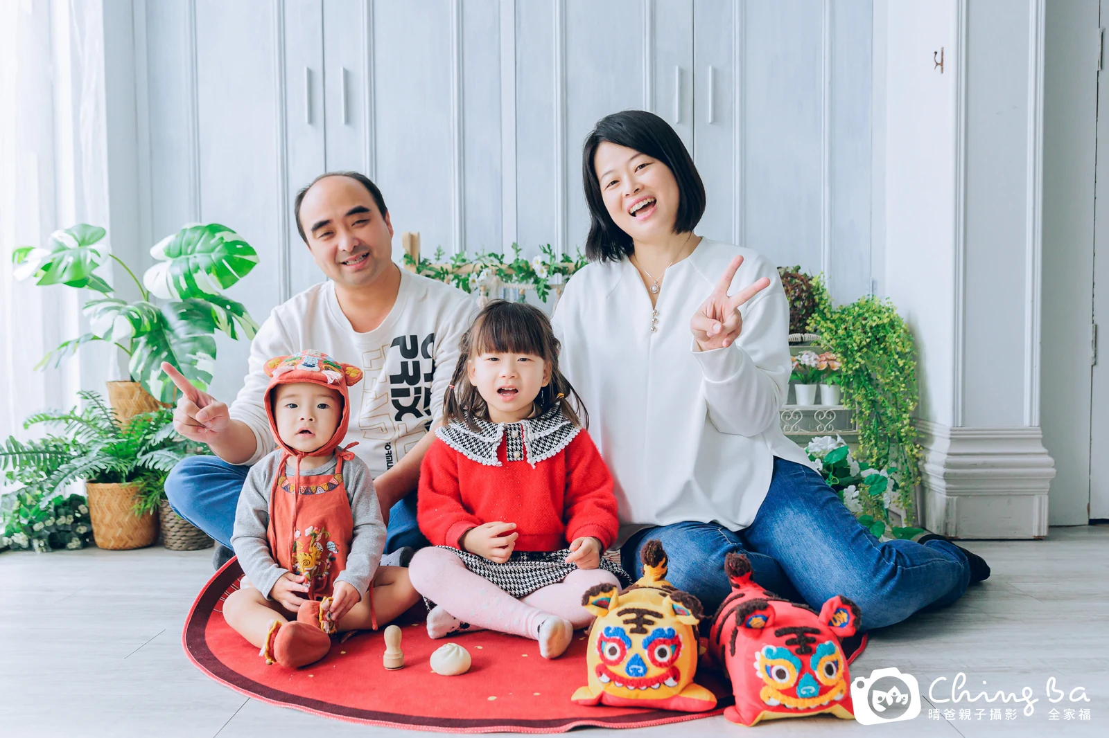 展 1 歲寶貝 台中小家庭抓周紀念照｜晴爸親子攝影
