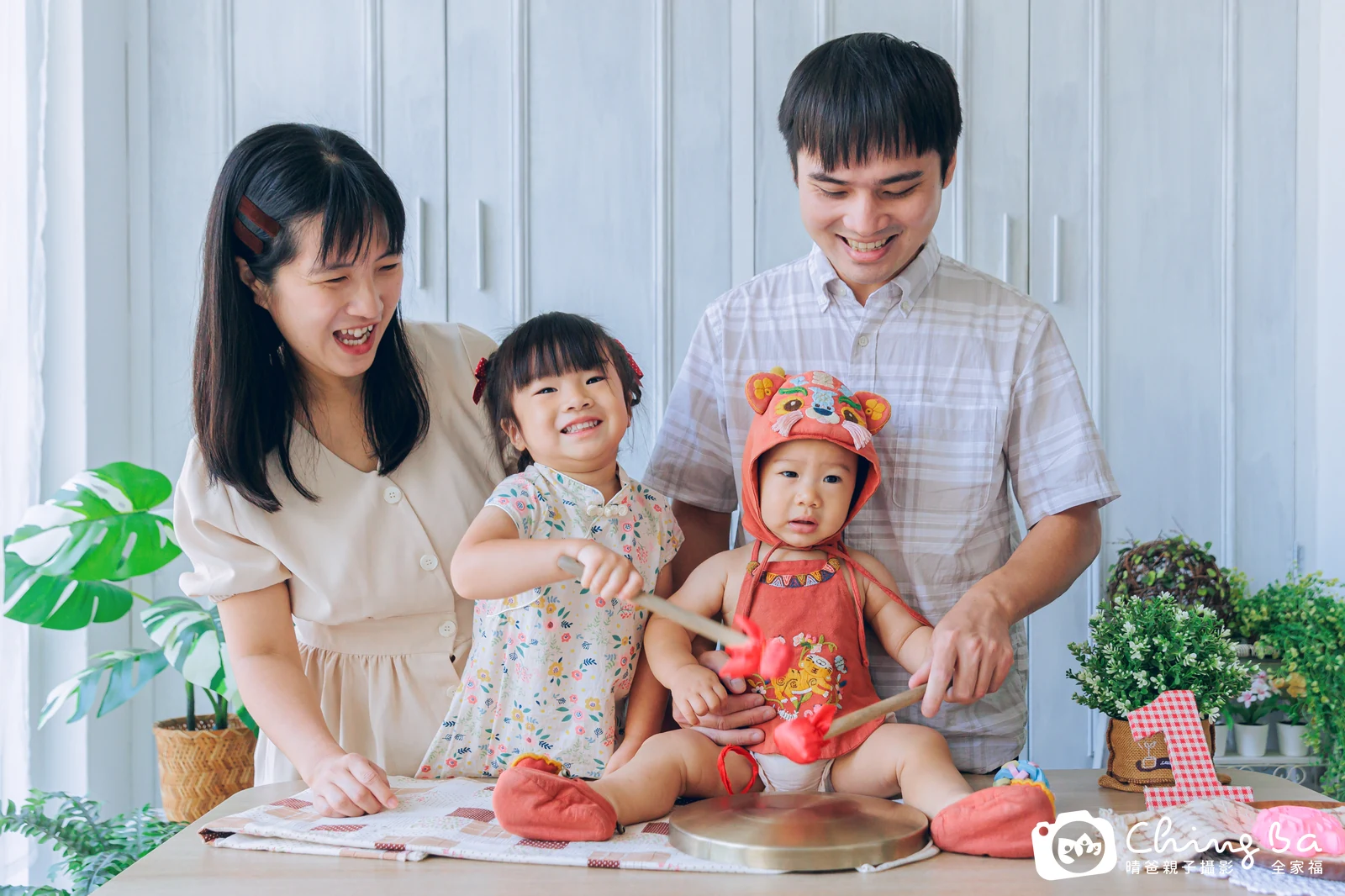 小家庭抓周拍作品｜2025 年秋季｜晴爸親子攝影
