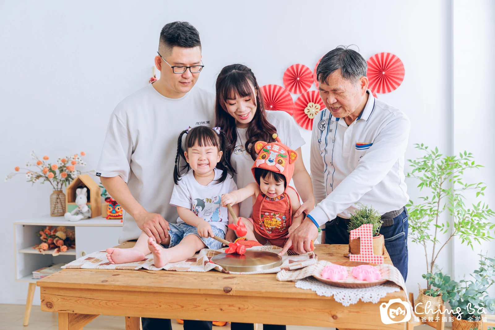 小家庭抓周拍作品｜2025 年春季｜晴爸親子攝影