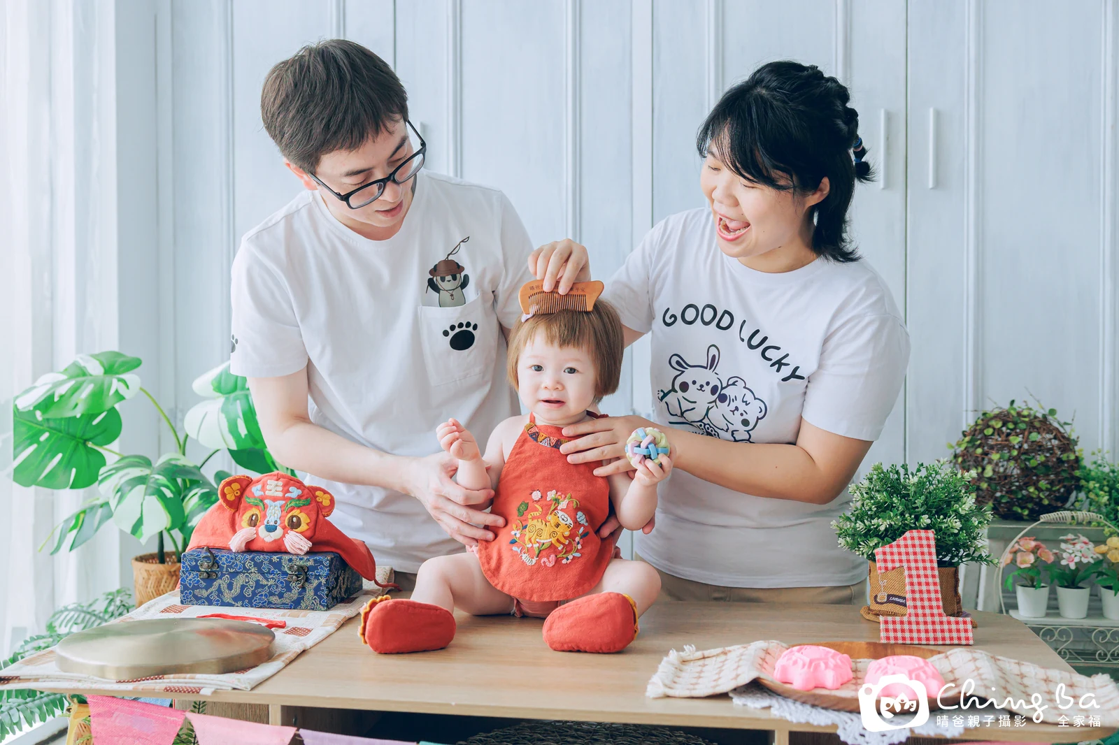 小家庭抓周拍作品|2025 年冬季|晴爸親子攝影