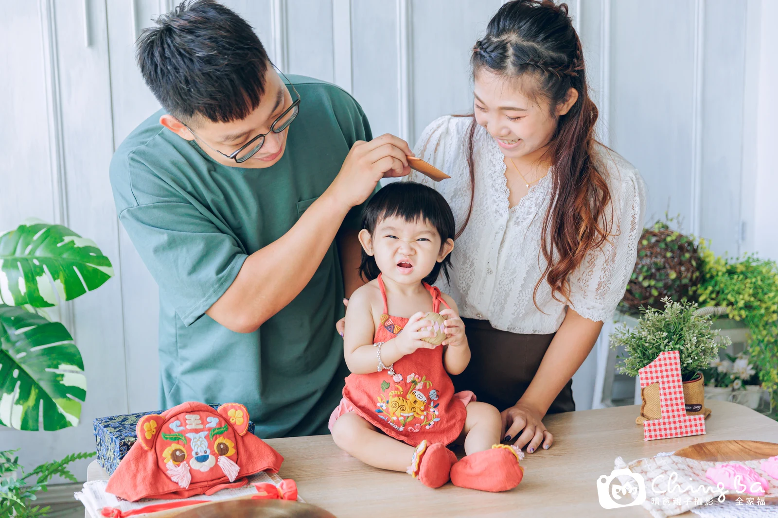 小家庭抓周拍作品|2022 年夏季|晴爸親子攝影