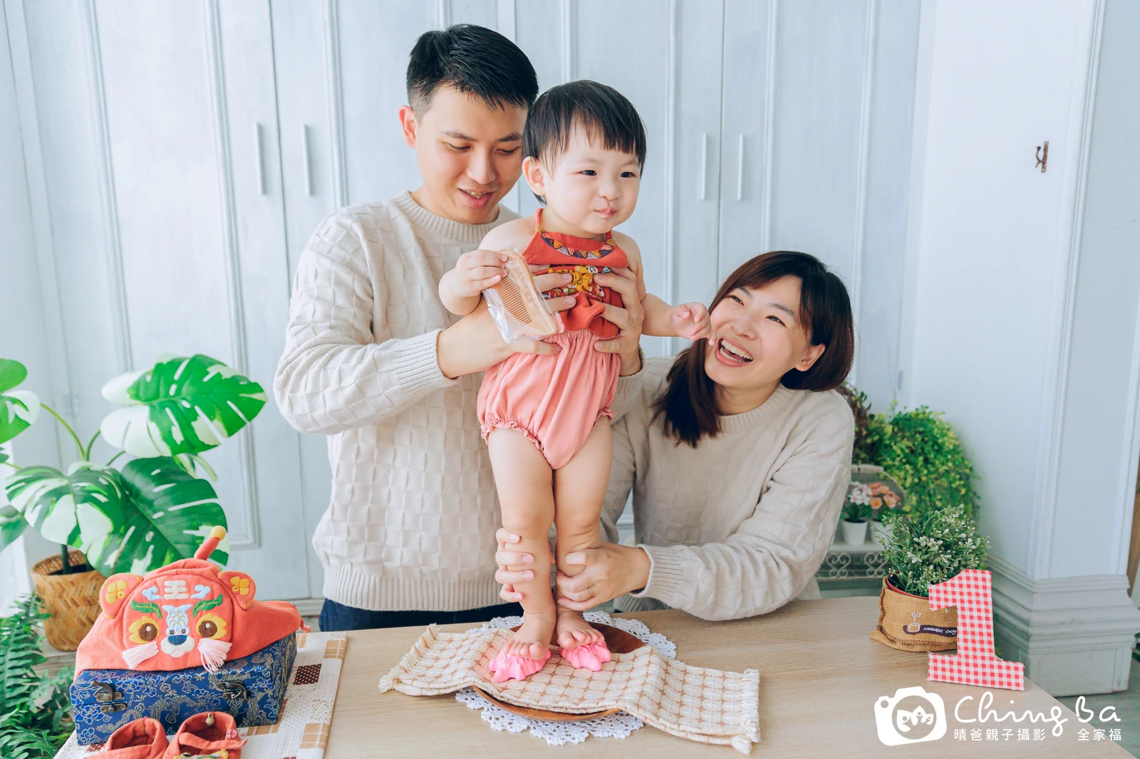 莉露姆周歲抓周儀式的紀錄(2023 年冬季)