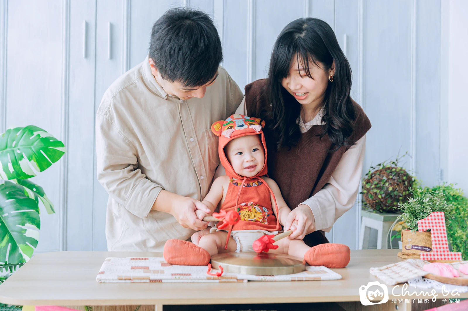 小澄澄 1 歲寶貝 台中小家庭抓周紀念照｜晴爸親子攝影