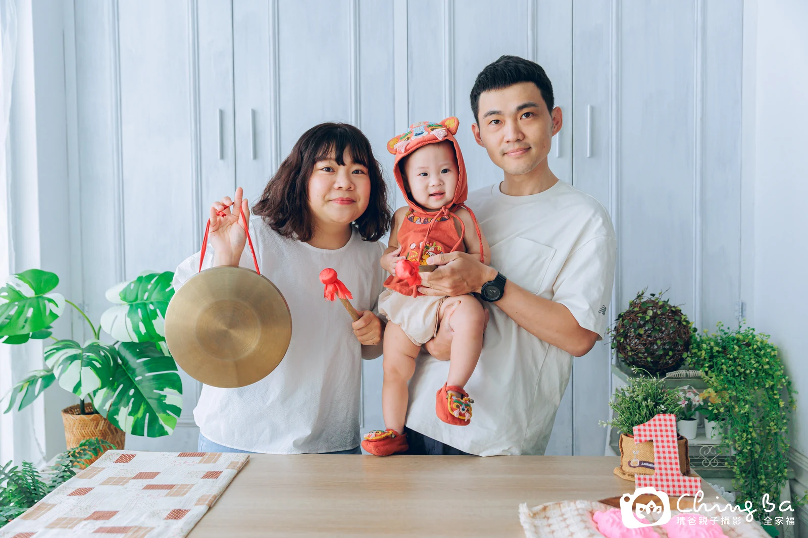 利 1 歲寶貝 台中小家庭抓周紀念照｜晴爸親子攝影