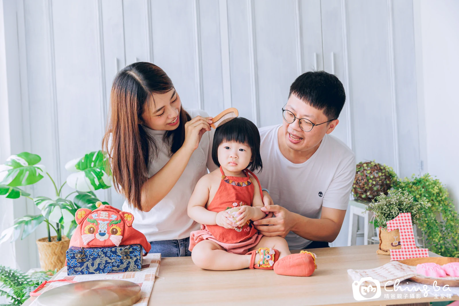 岑岑周歲抓周儀式的紀錄(2023 年夏季)