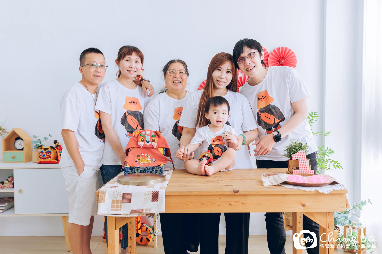 崴 1 歲寶貝 台中小家庭抓周紀念照｜晴爸親子攝影