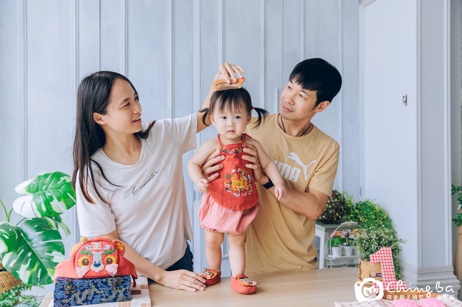 炘寶周歲抓周儀式的紀錄（2023 年夏季）