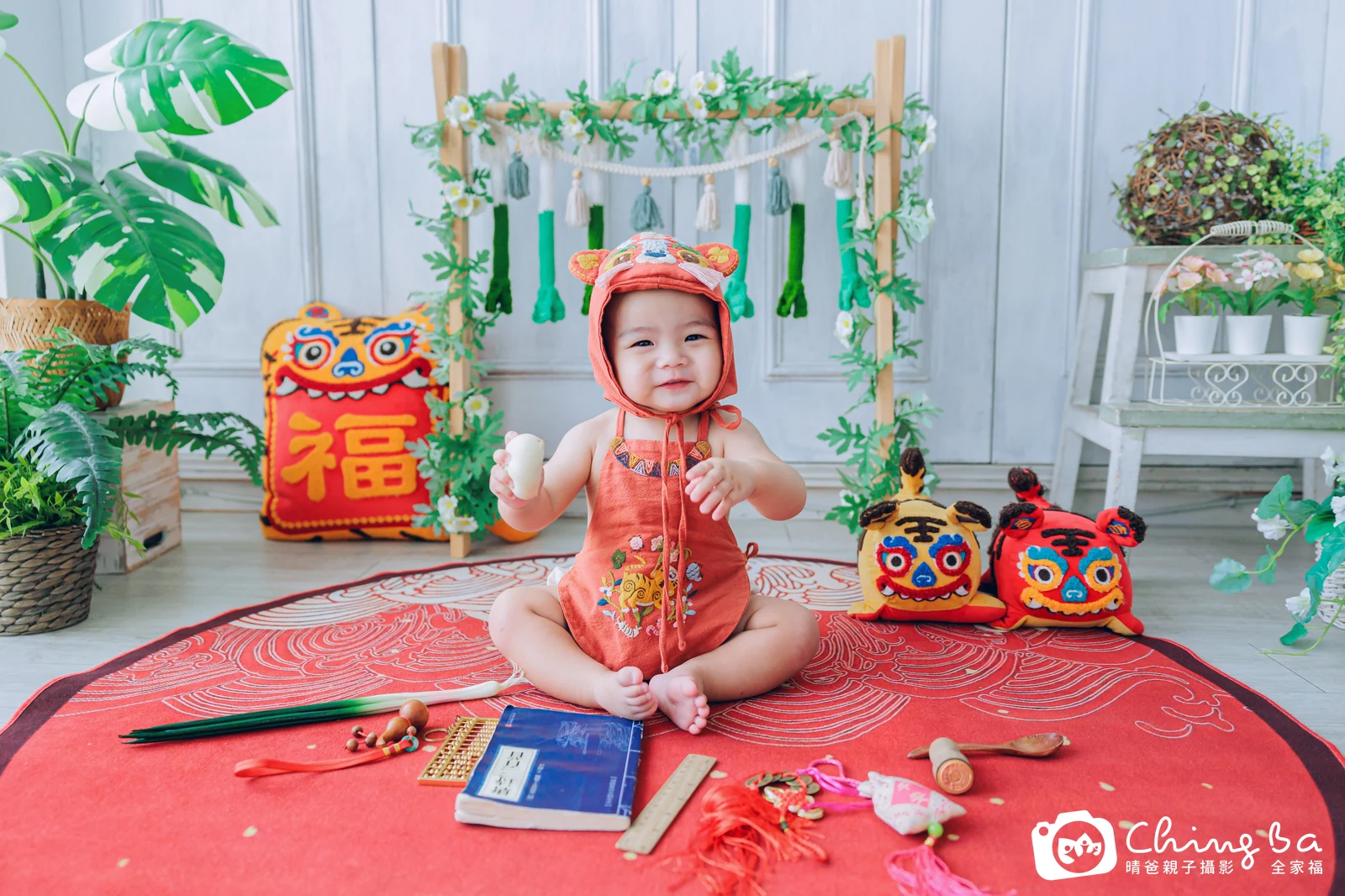 小家庭抓周拍作品|2025 年冬季|晴爸親子攝影