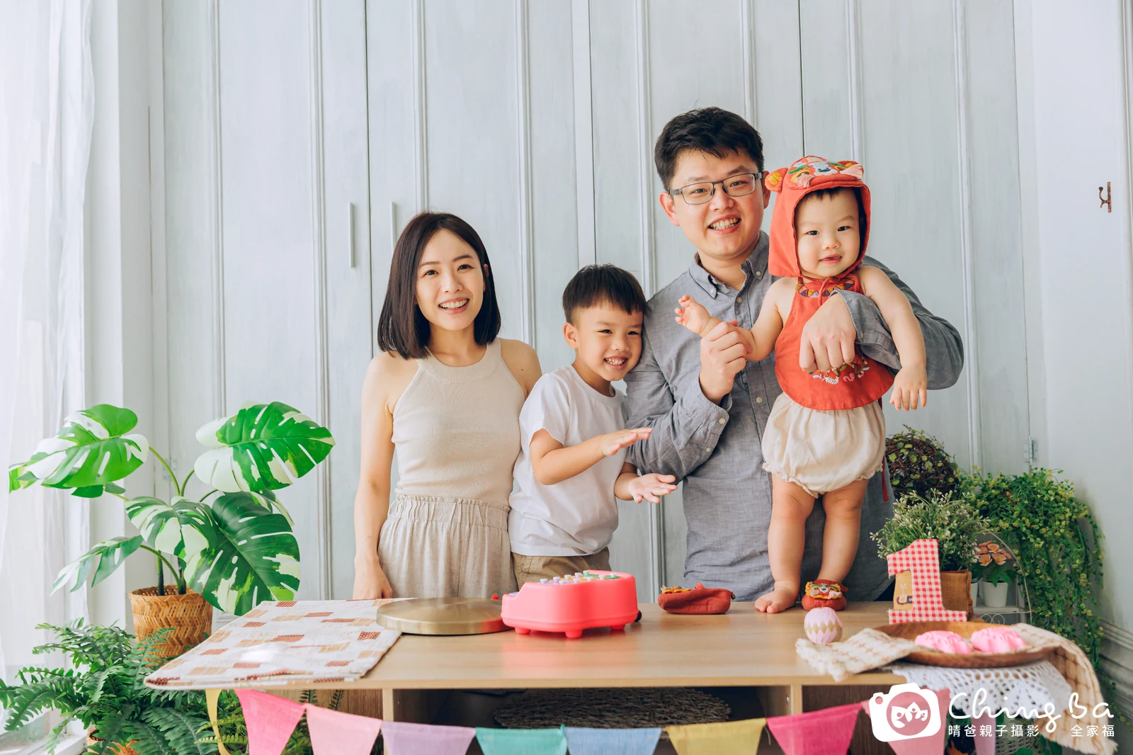弟弟 1 歲寶貝 台中小家庭抓周紀念照｜晴爸親子攝影