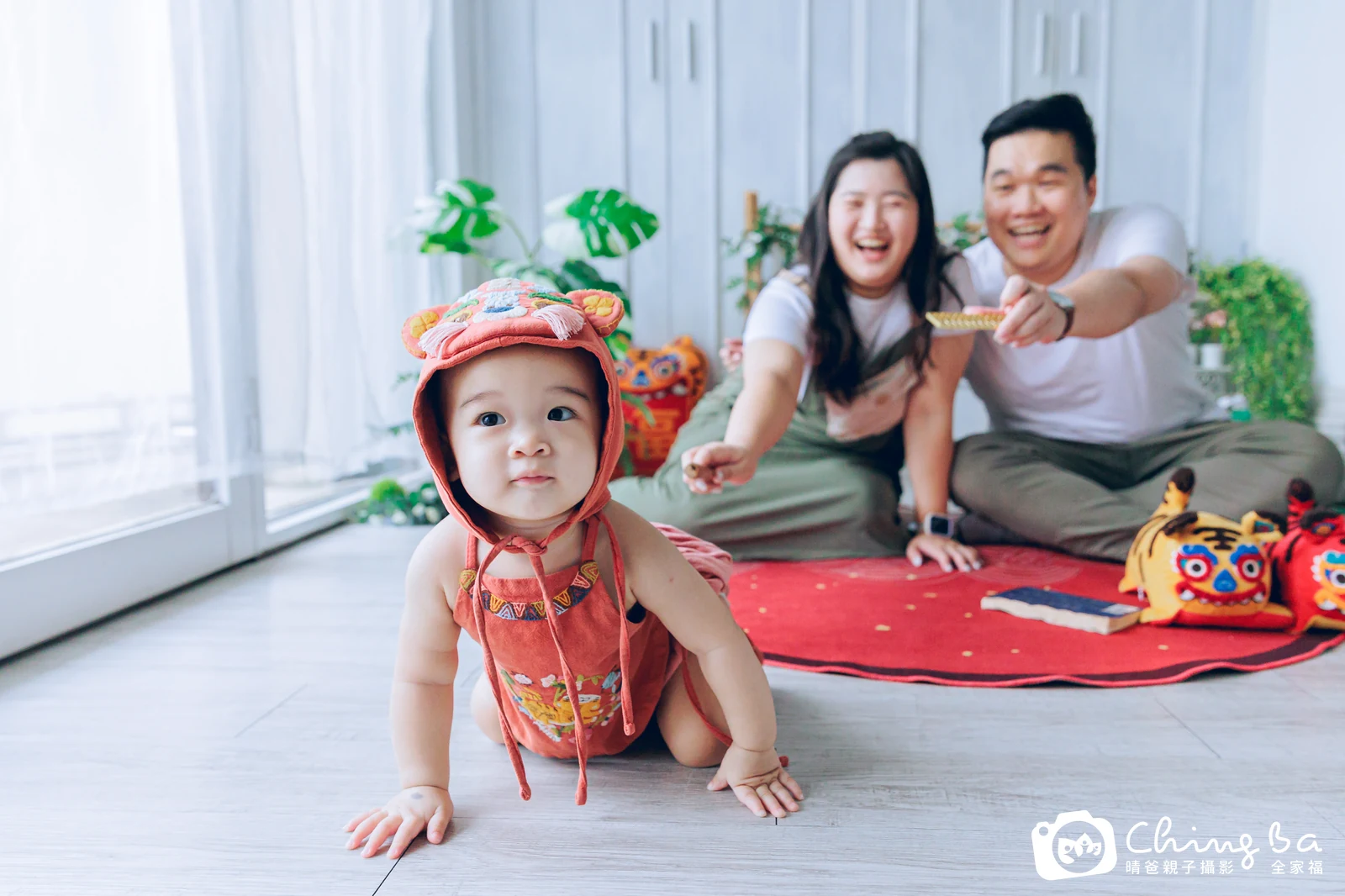 小芙寶 1 歲寶貝 台中小家庭抓周紀念照｜晴爸親子攝影