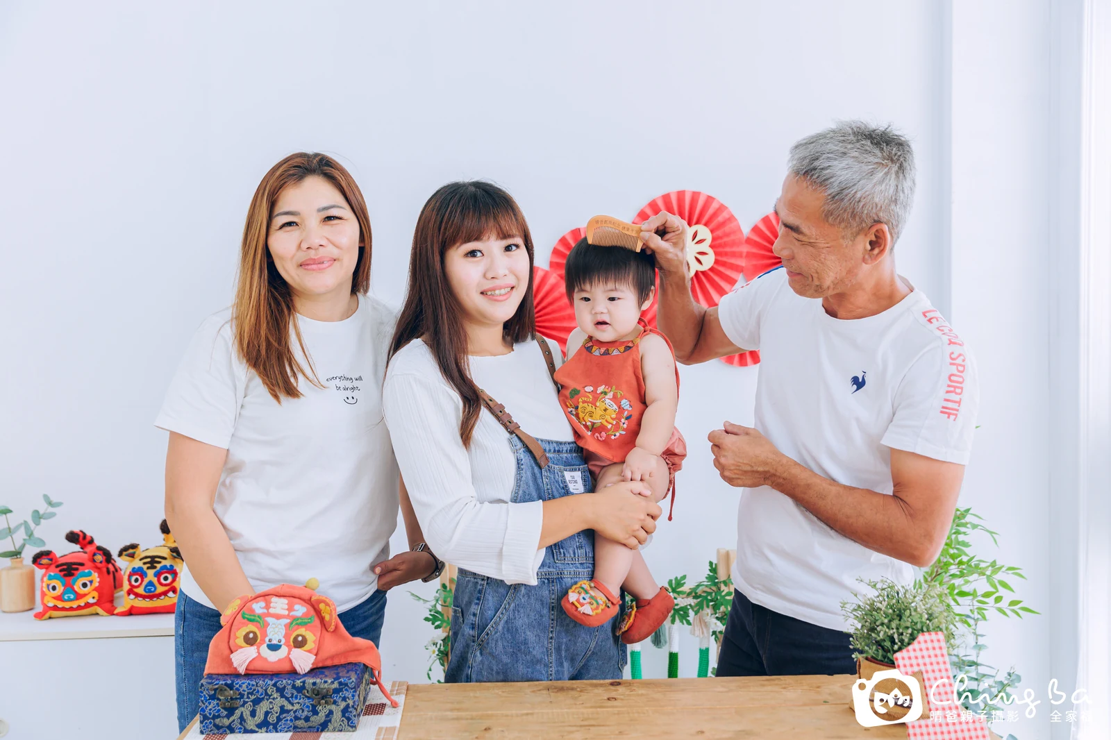 寶妹周歲抓周儀式的紀錄(2023 年冬季)