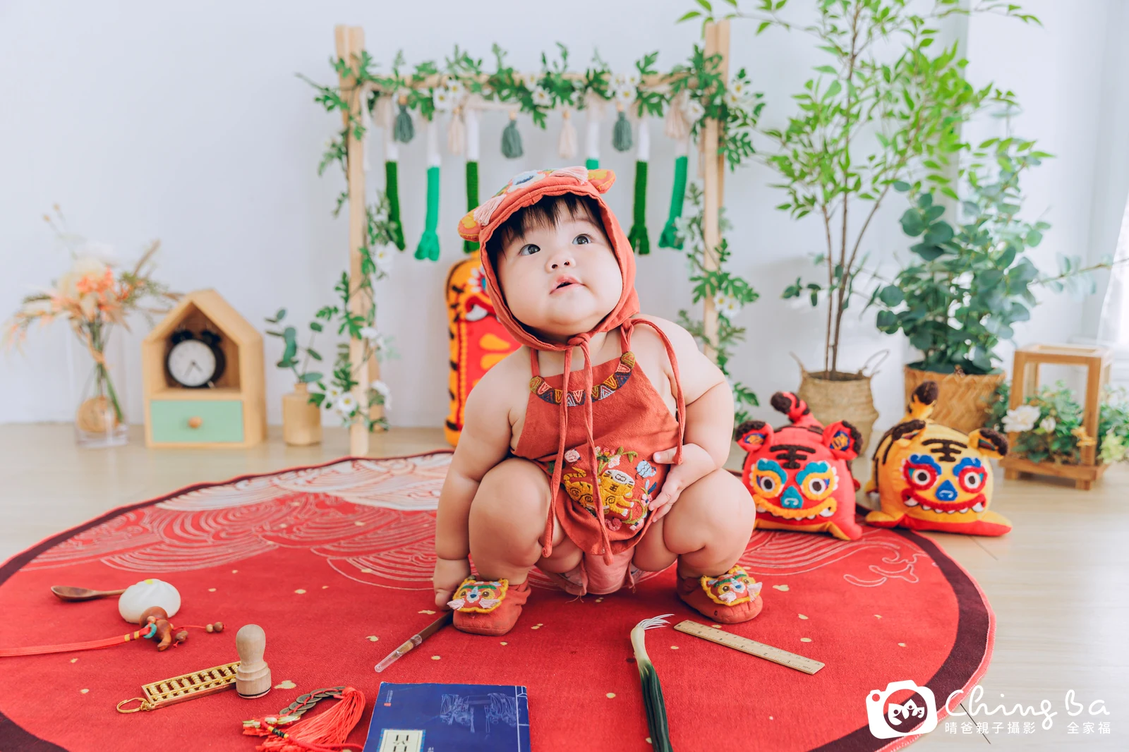 寶妹周歲抓周儀式的紀錄(2023 年冬季)
