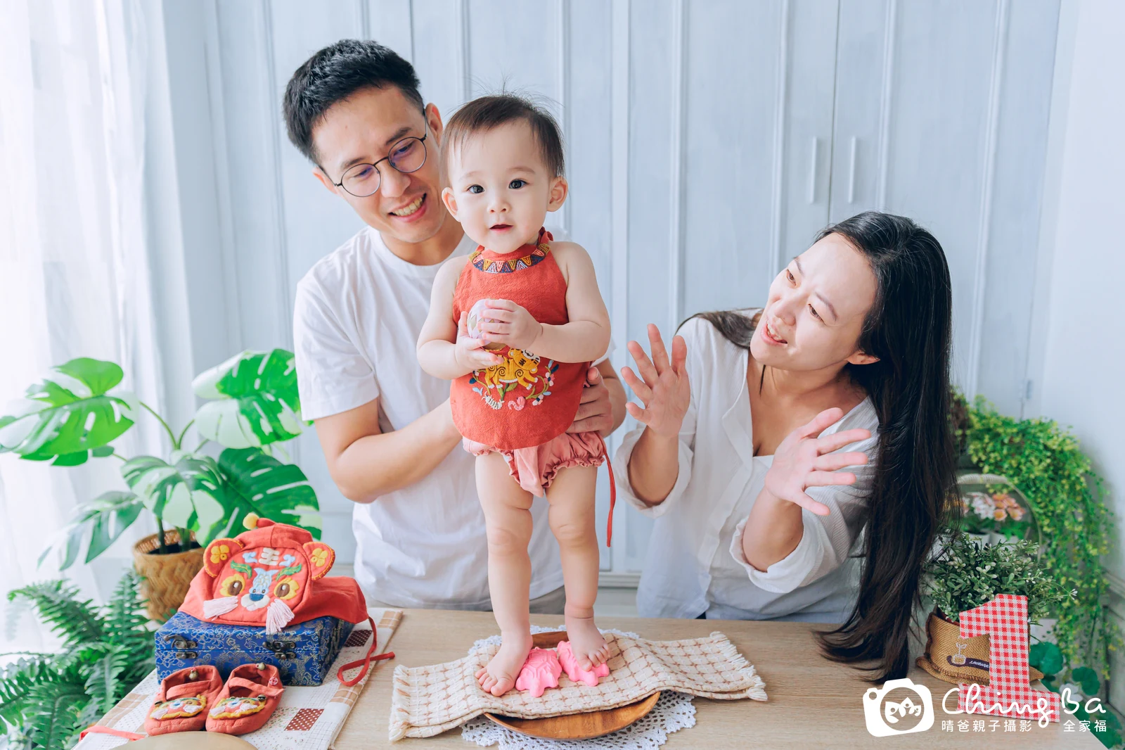 呼虎 1 歲寶貝 台中小家庭抓周紀念照｜晴爸親子攝影