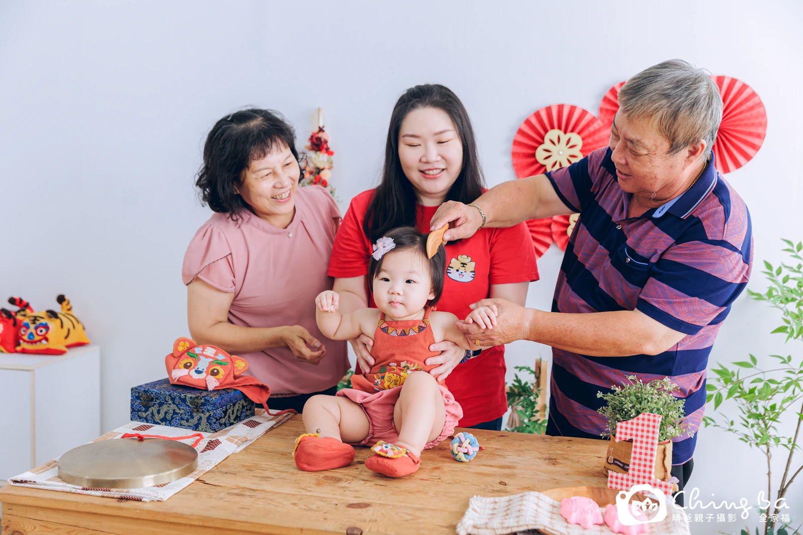 櫻桃在台中拍小家庭抓周的珍貴一刻
