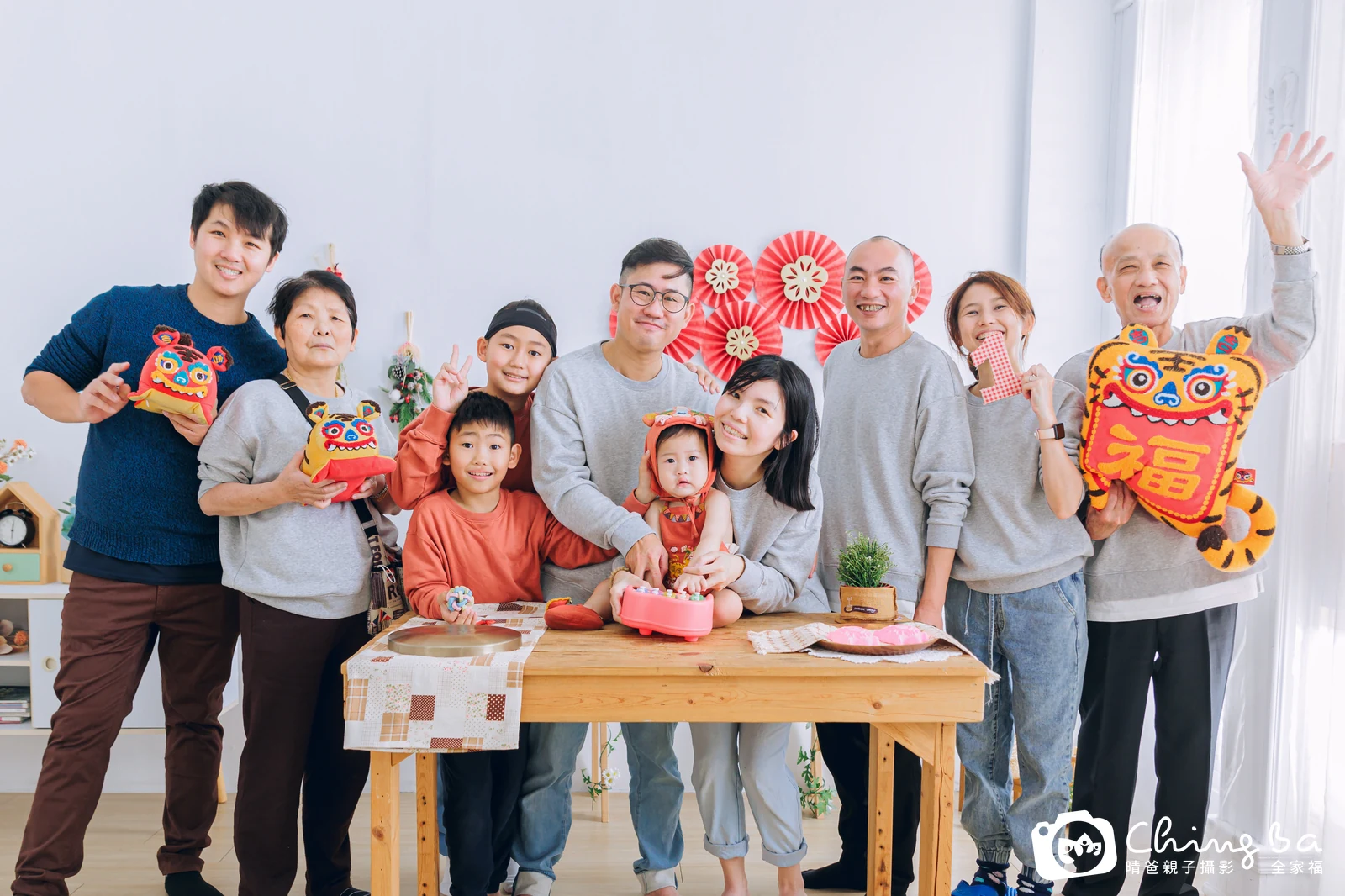 小家庭抓周拍作品｜2025 年冬季｜晴爸親子攝影