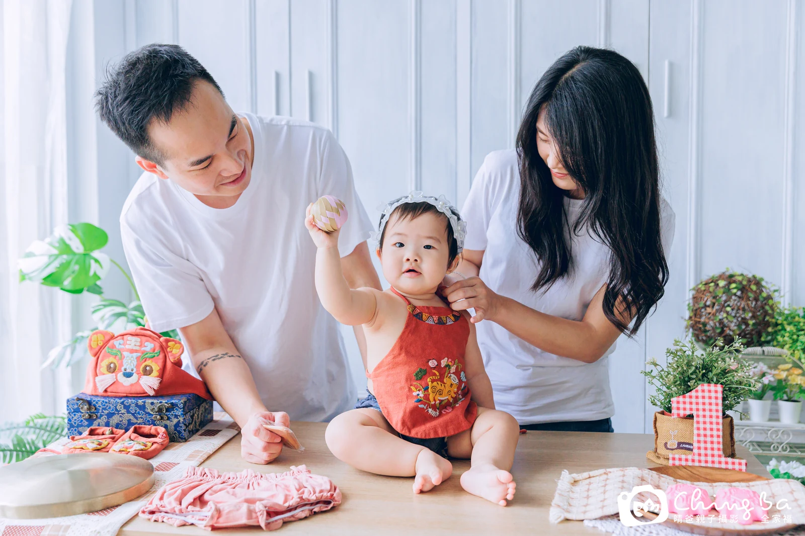 圓圓周歲抓周儀式的紀錄（2023 年夏季）