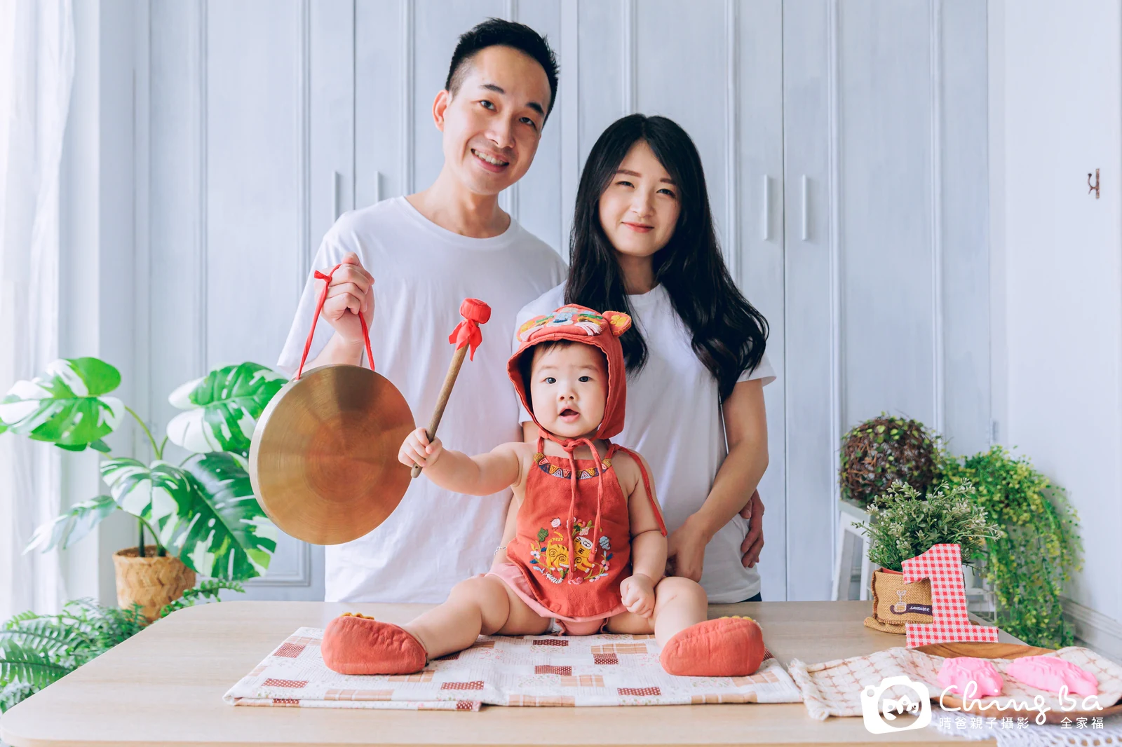 圓圓周歲抓周儀式的紀錄（2023 年夏季）