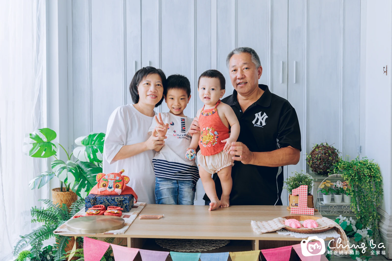 禾禾 約 1 歲寶貝 台中小家庭抓周紀念照｜晴爸親子攝影