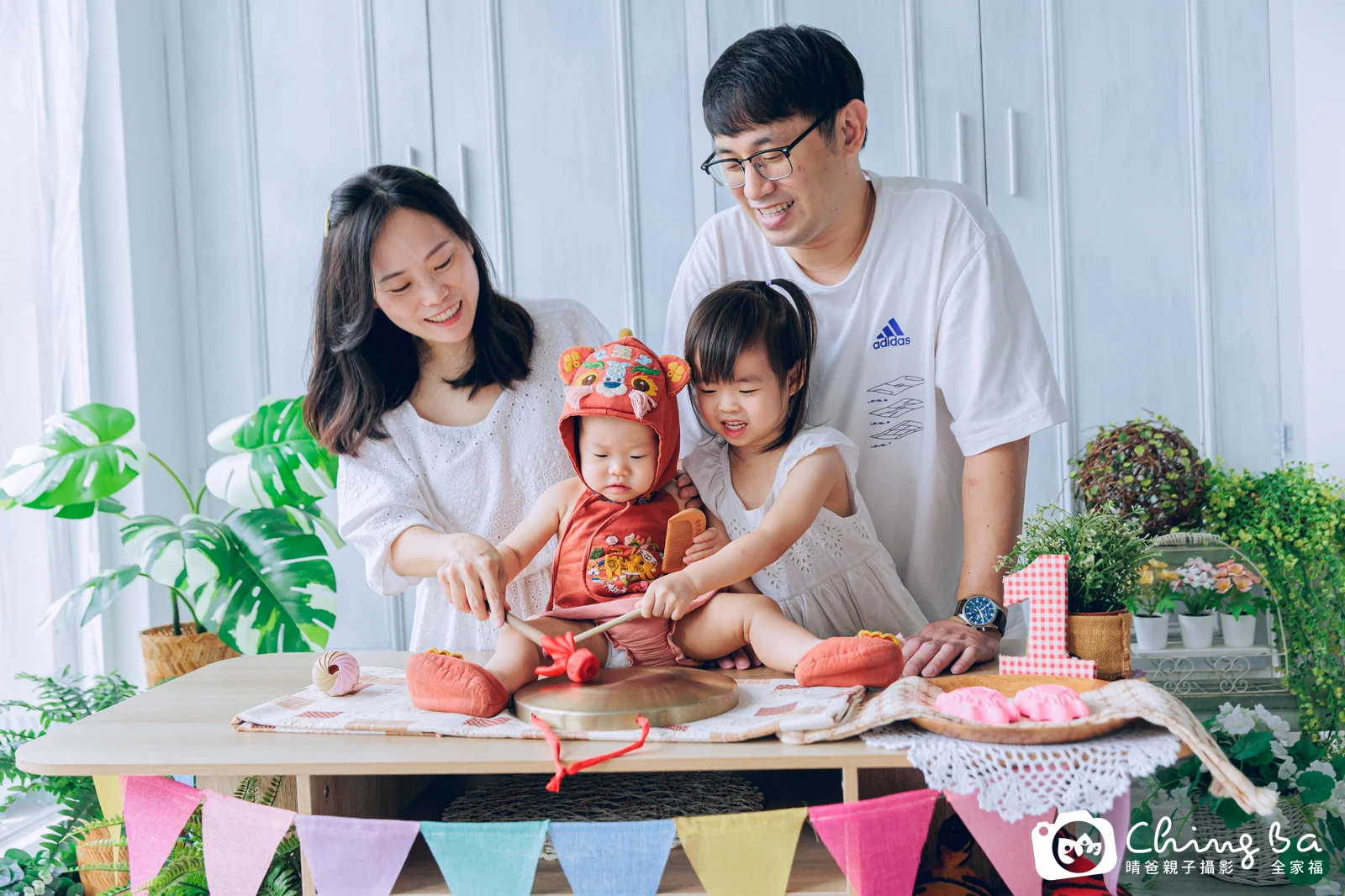 小家庭抓周拍作品|2023 年秋季|晴爸親子攝影