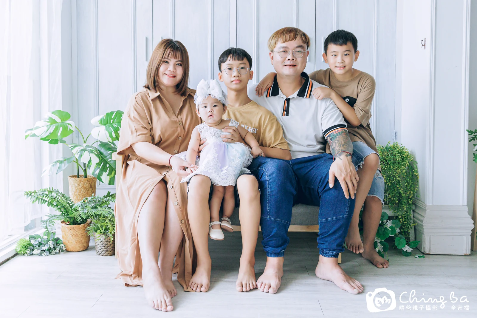 小家庭抓周拍作品|2023 年秋季|晴爸親子攝影