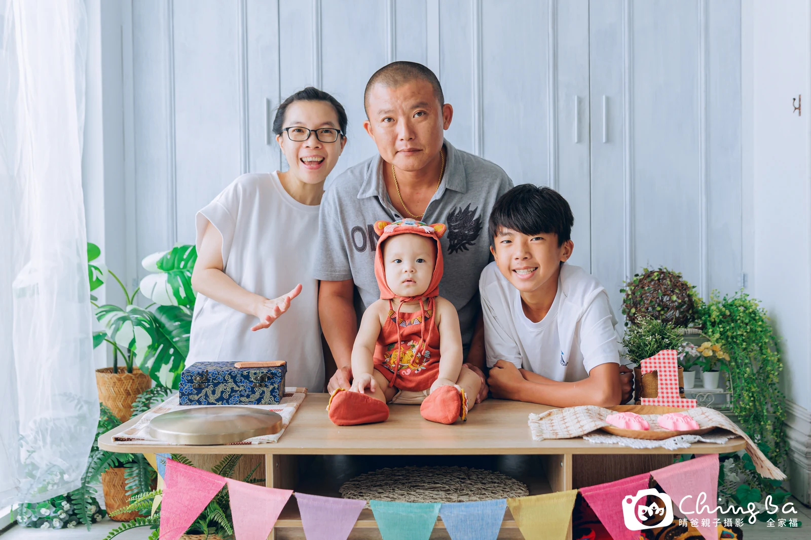 小家庭抓周拍作品|2024 年秋季|晴爸親子攝影