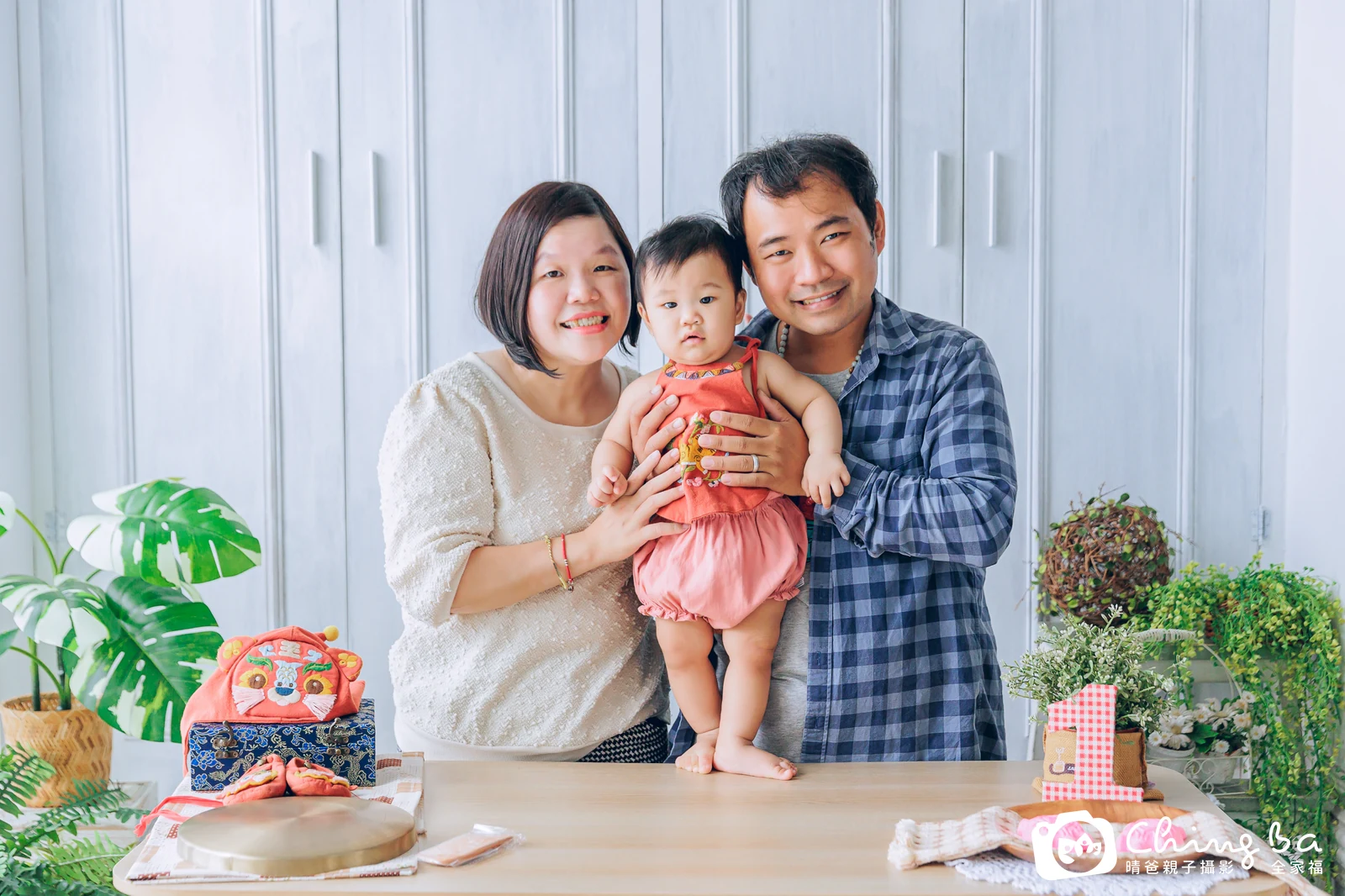 小家庭抓周拍作品|2022 年冬季|晴爸親子攝影