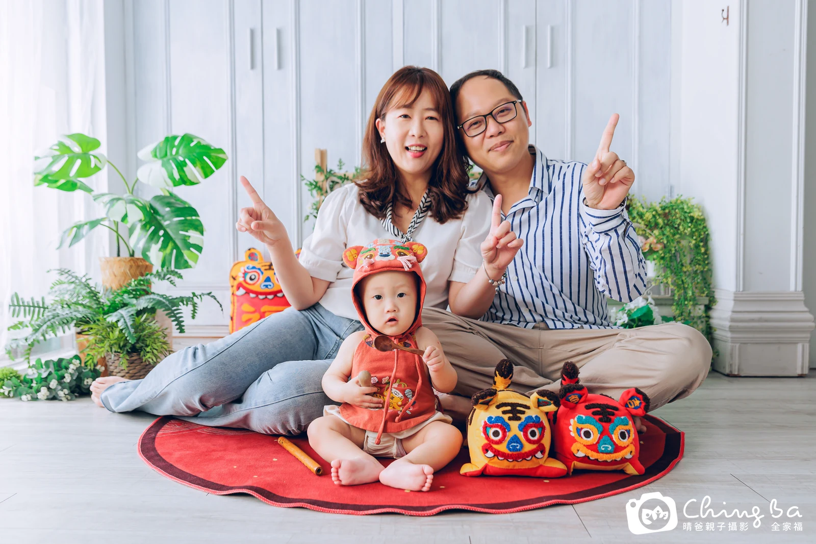 1 歲寶貝的湋湋拍抓周,2 大 1 小的周歲紀念