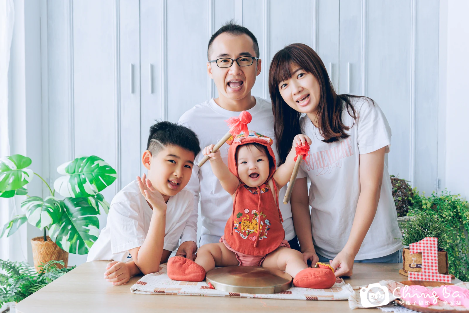 晴 1 歲寶貝 台中小家庭抓周紀念照｜晴爸親子攝影