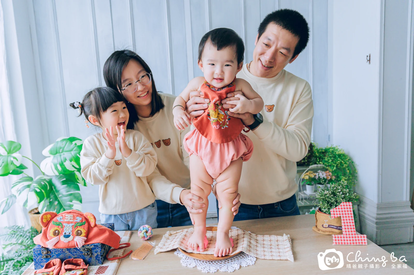 小家庭抓周拍作品|2024 年春季|晴爸親子攝影