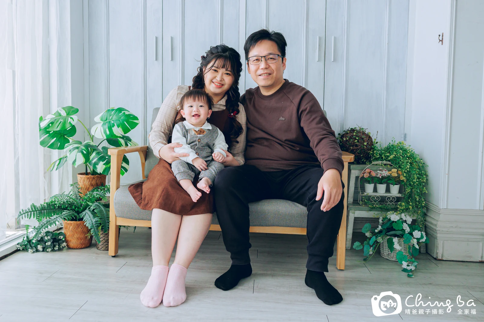 弟弟周歲抓周儀式的紀錄（2025 年冬季）