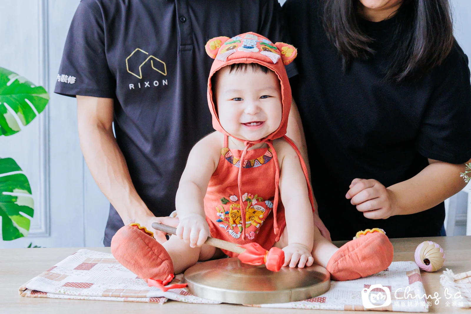 小家庭抓周拍作品|2023 年夏季|晴爸親子攝影