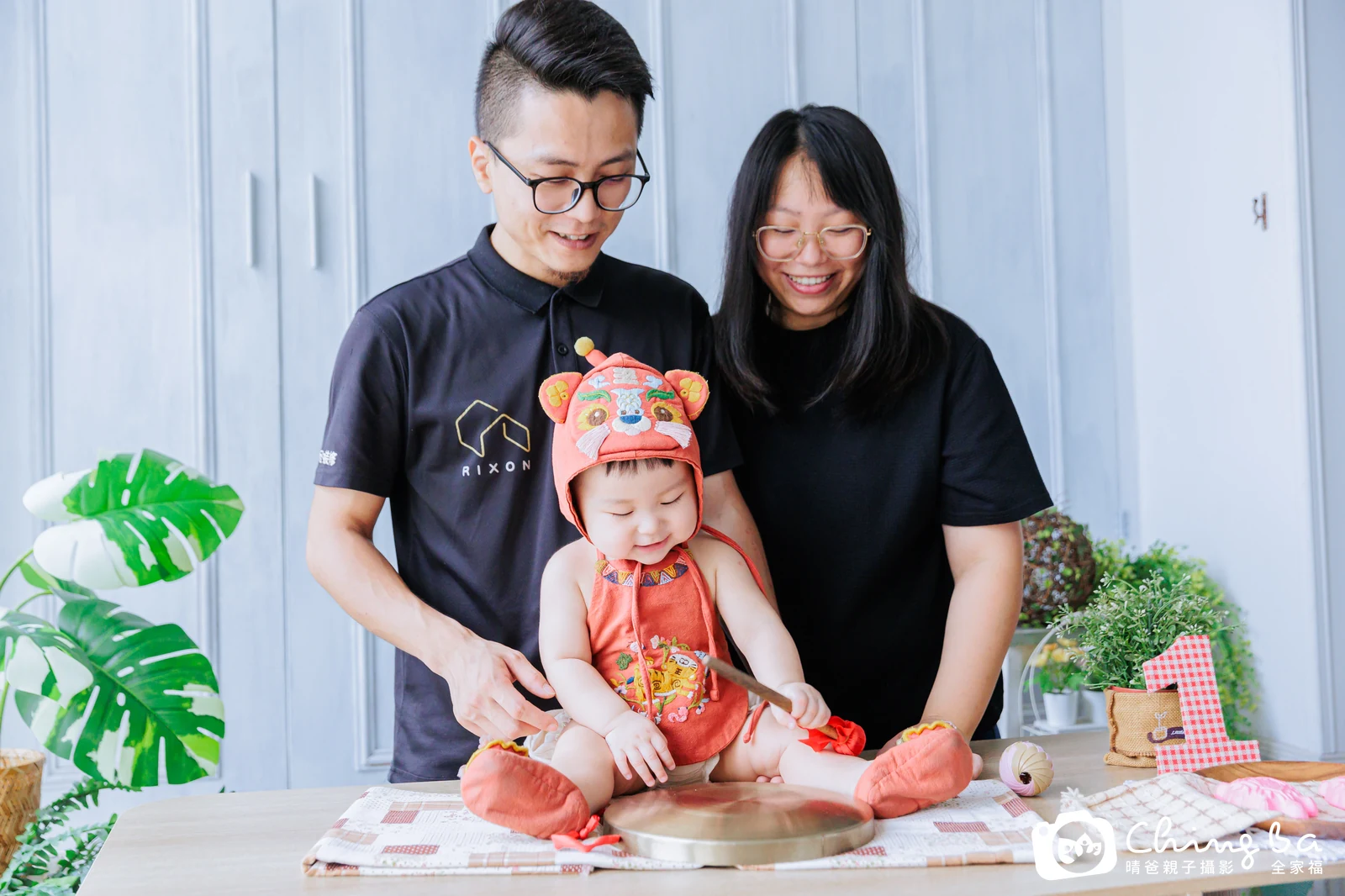 左左周歲抓周儀式的紀錄(2023 年夏季)