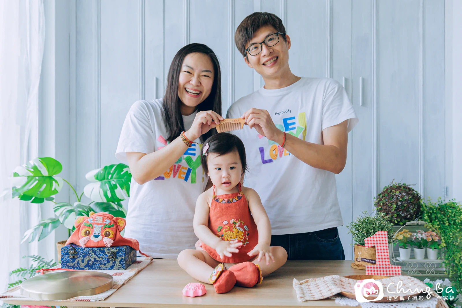 晴晴 約 1 歲寶貝 台中小家庭抓周紀念照｜晴爸親子攝影