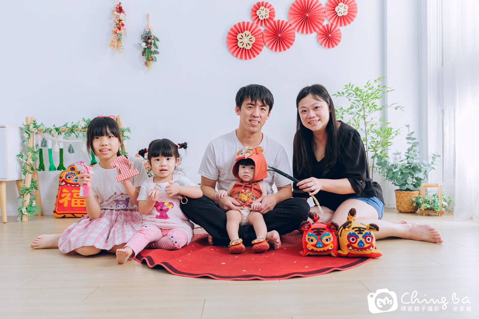 小家庭抓周拍作品|2025 年春季|晴爸親子攝影