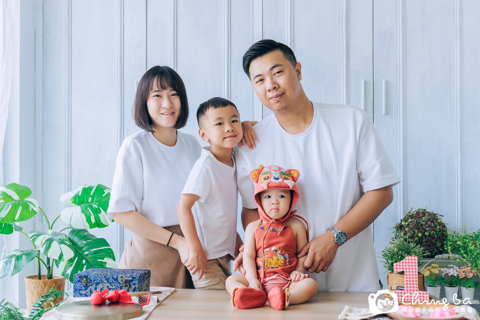 紅豆 1 歲寶貝 台中小家庭抓周紀念照｜晴爸親子攝影