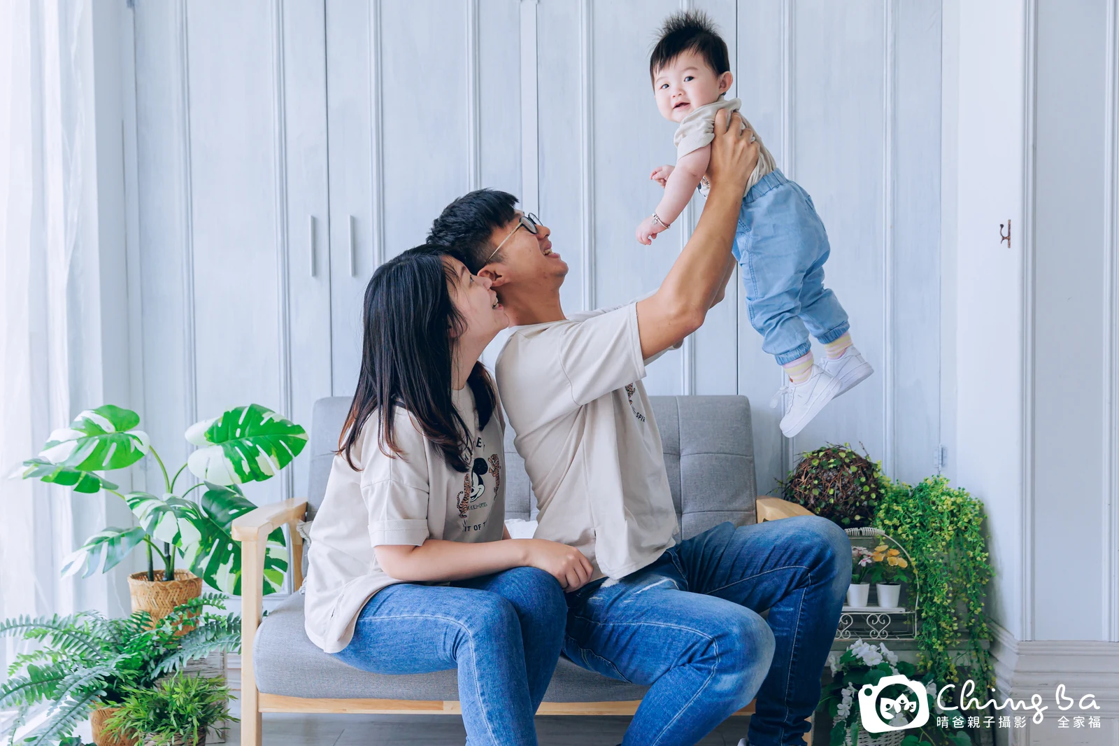 妞妞周歲抓周儀式的紀錄(2023 年夏季)