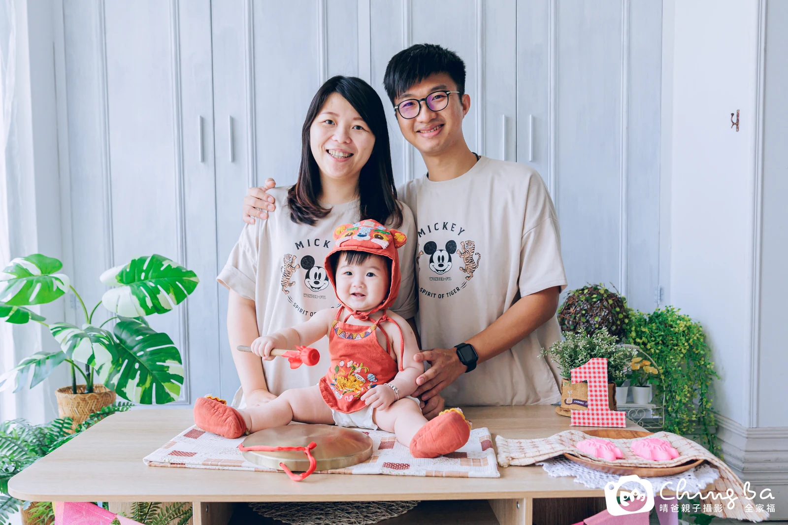 11 個月寶貝的妞妞拍抓周,2 大 1 小的周歲紀念