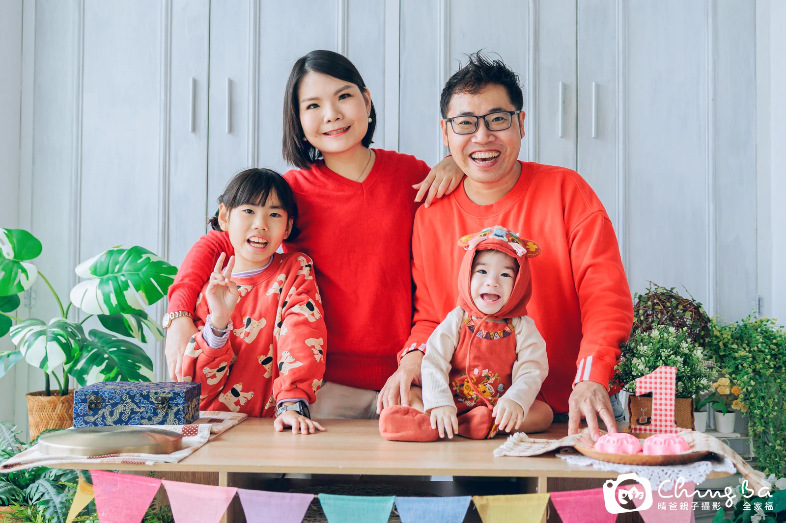小家庭抓周拍作品|2025 年冬季|晴爸親子攝影