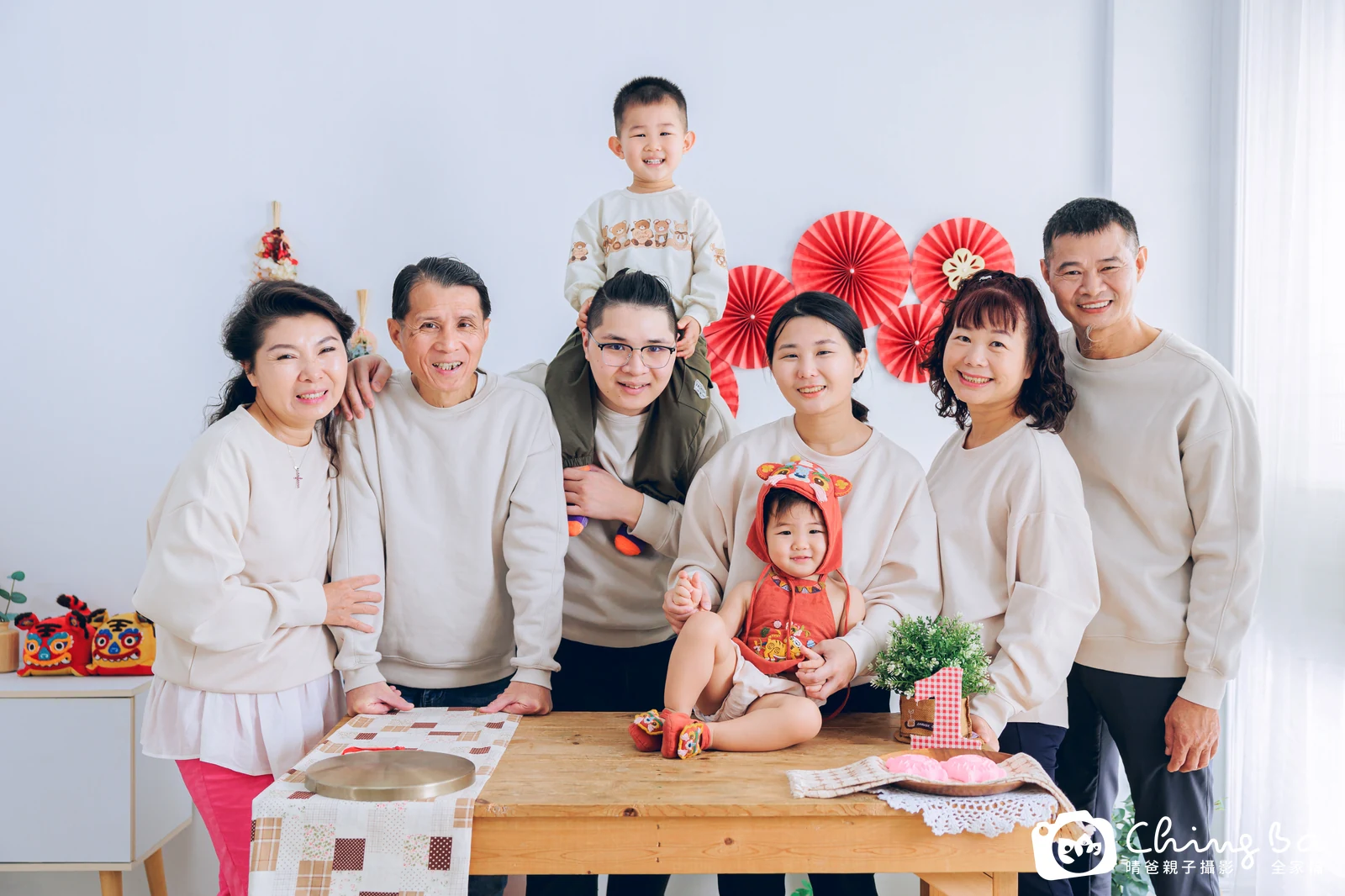 小家庭抓周拍作品｜2025 年冬季｜晴爸親子攝影