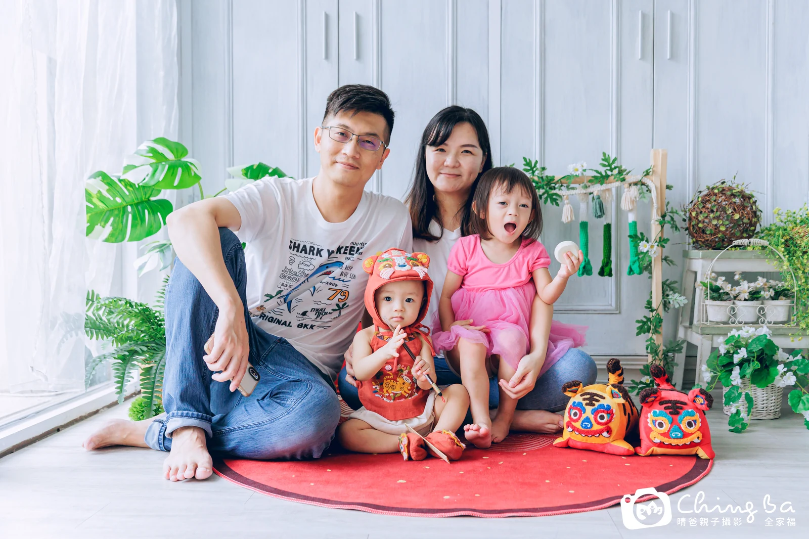 小家庭抓周拍作品|2022 年冬季|晴爸親子攝影