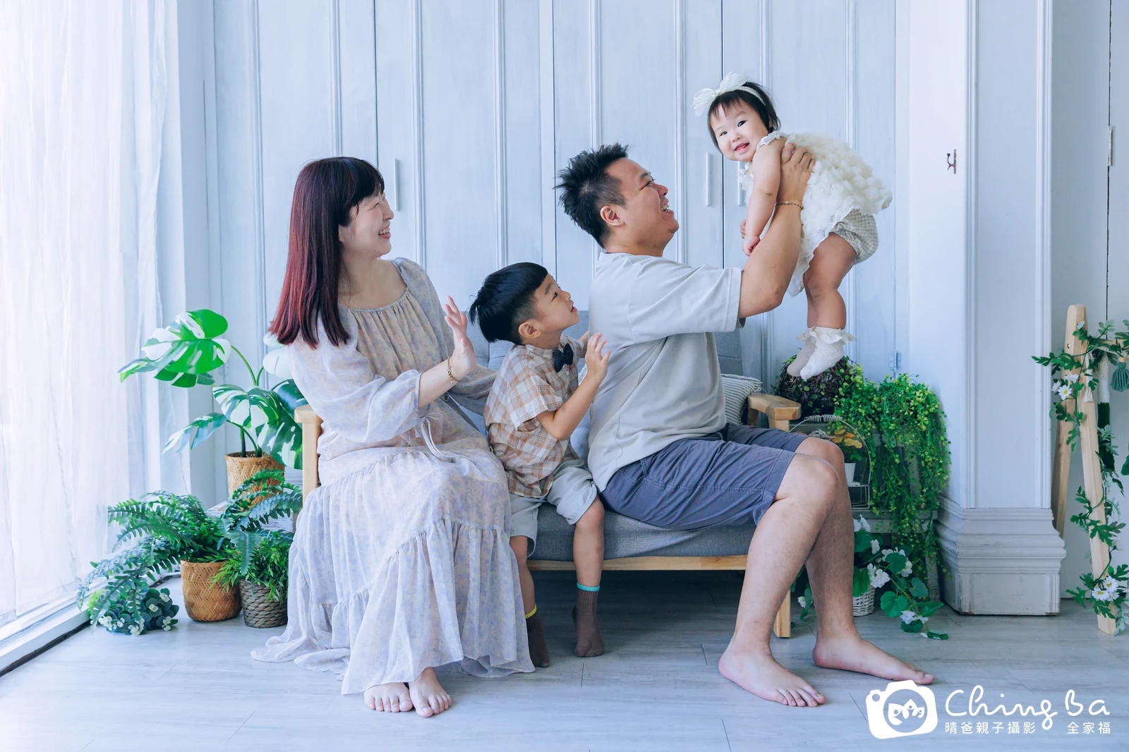 溦溦周歲抓周儀式的紀錄（2023 年夏季）
