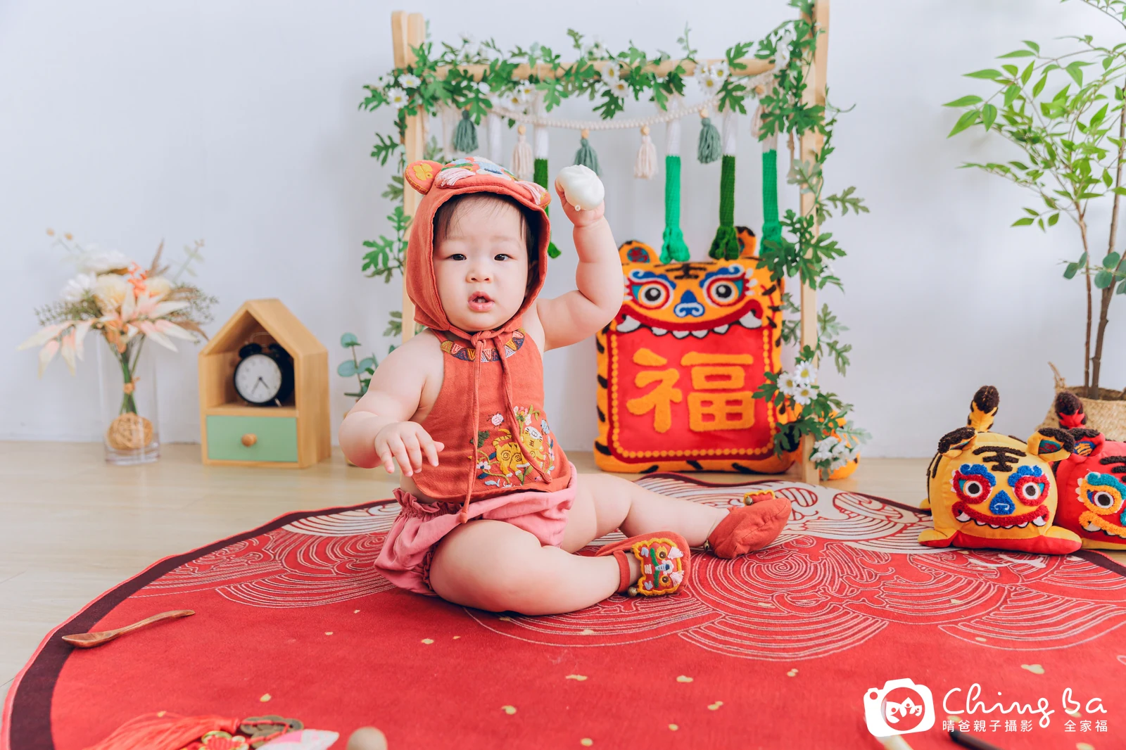 咪嚕周歲抓周儀式的紀錄（2024 年夏季）