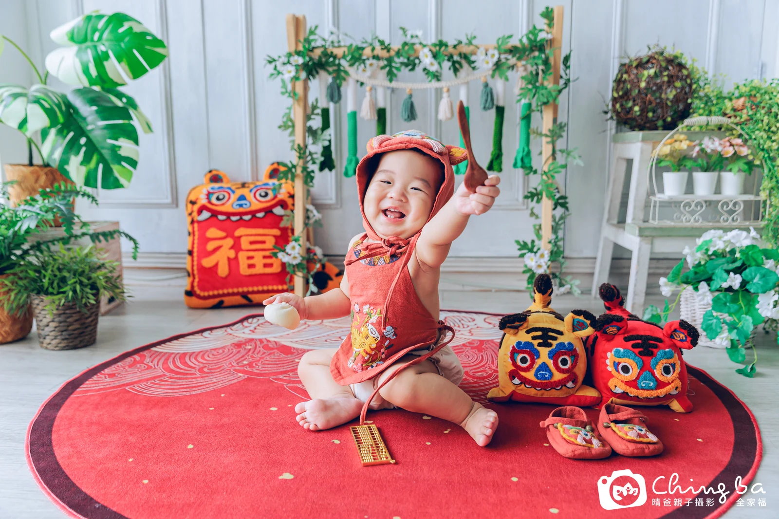 小家庭抓周拍作品|2024 年夏季|晴爸親子攝影