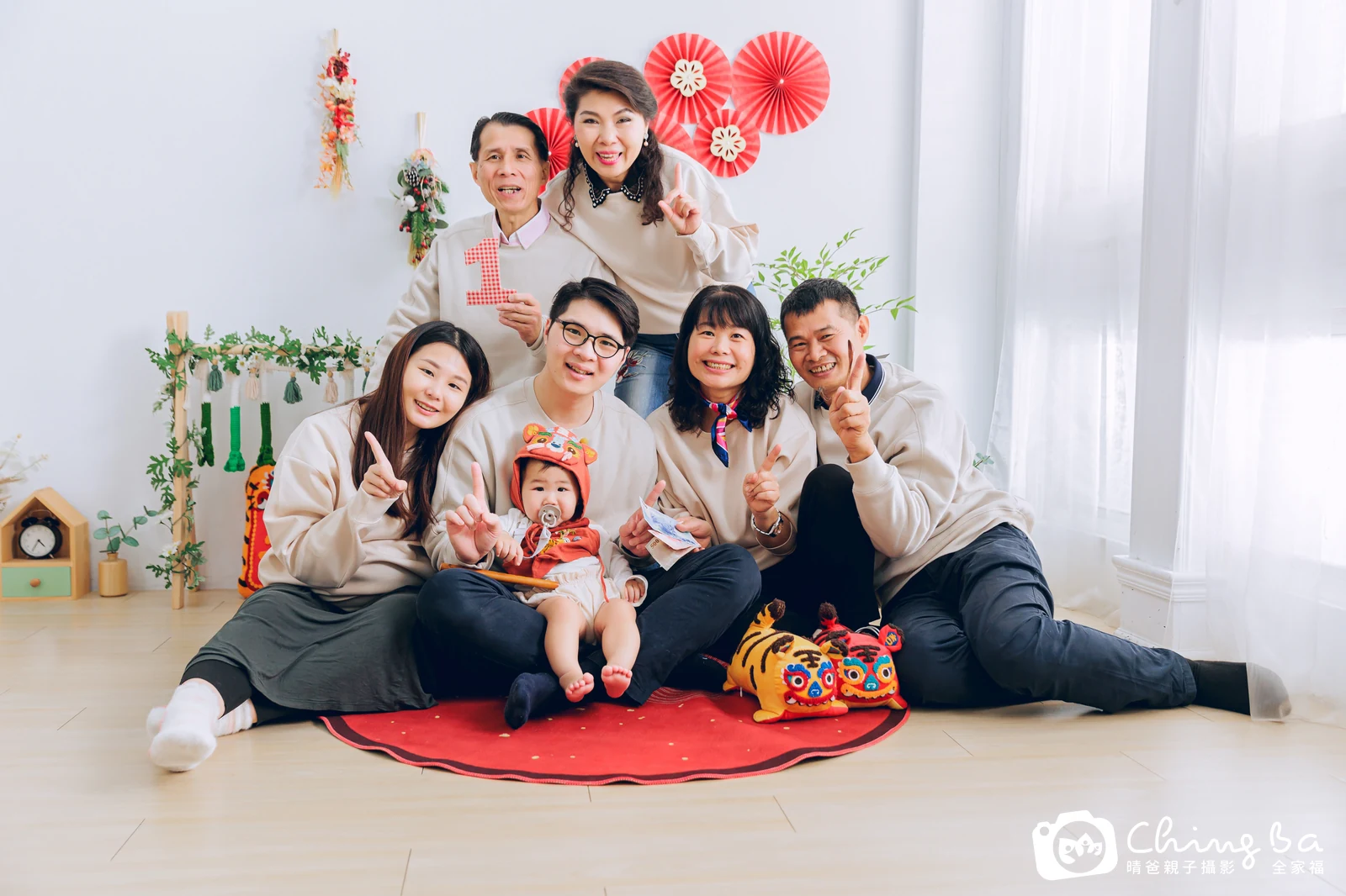 Ryan 1 歲寶貝 台中小家庭抓周紀念照｜晴爸親子攝影