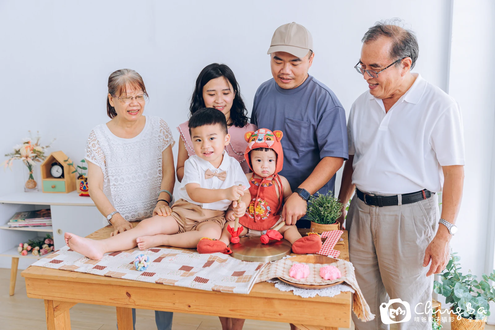小家庭抓周拍作品|2024 年秋季|晴爸親子攝影