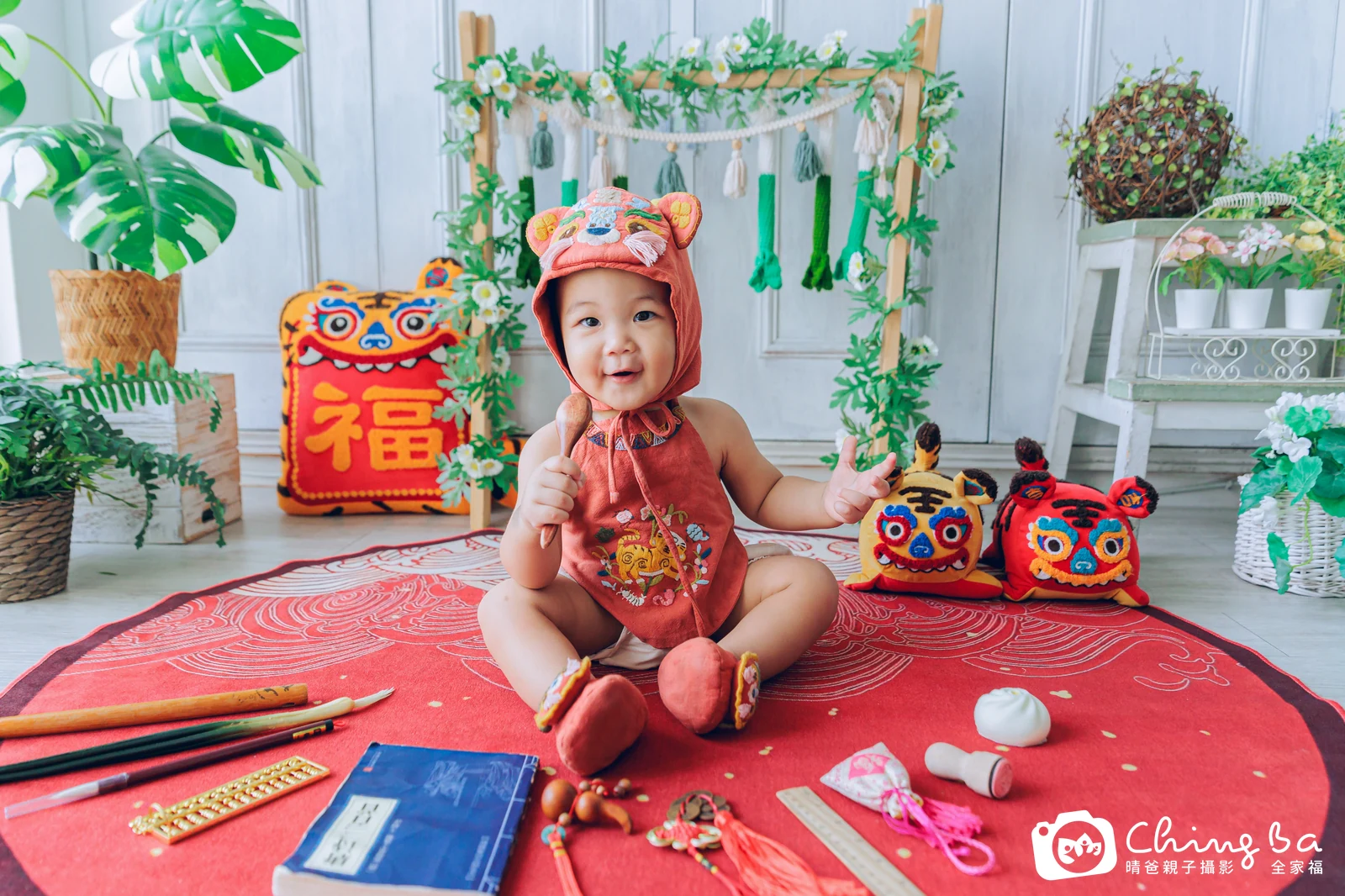小家庭抓周拍作品|2025 年秋季|晴爸親子攝影